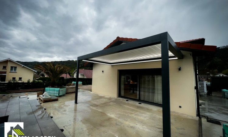 INSTALLATION D'UNE PERGOLA BIOCLIMATIQUE À LA COTE SAINT ANDRE